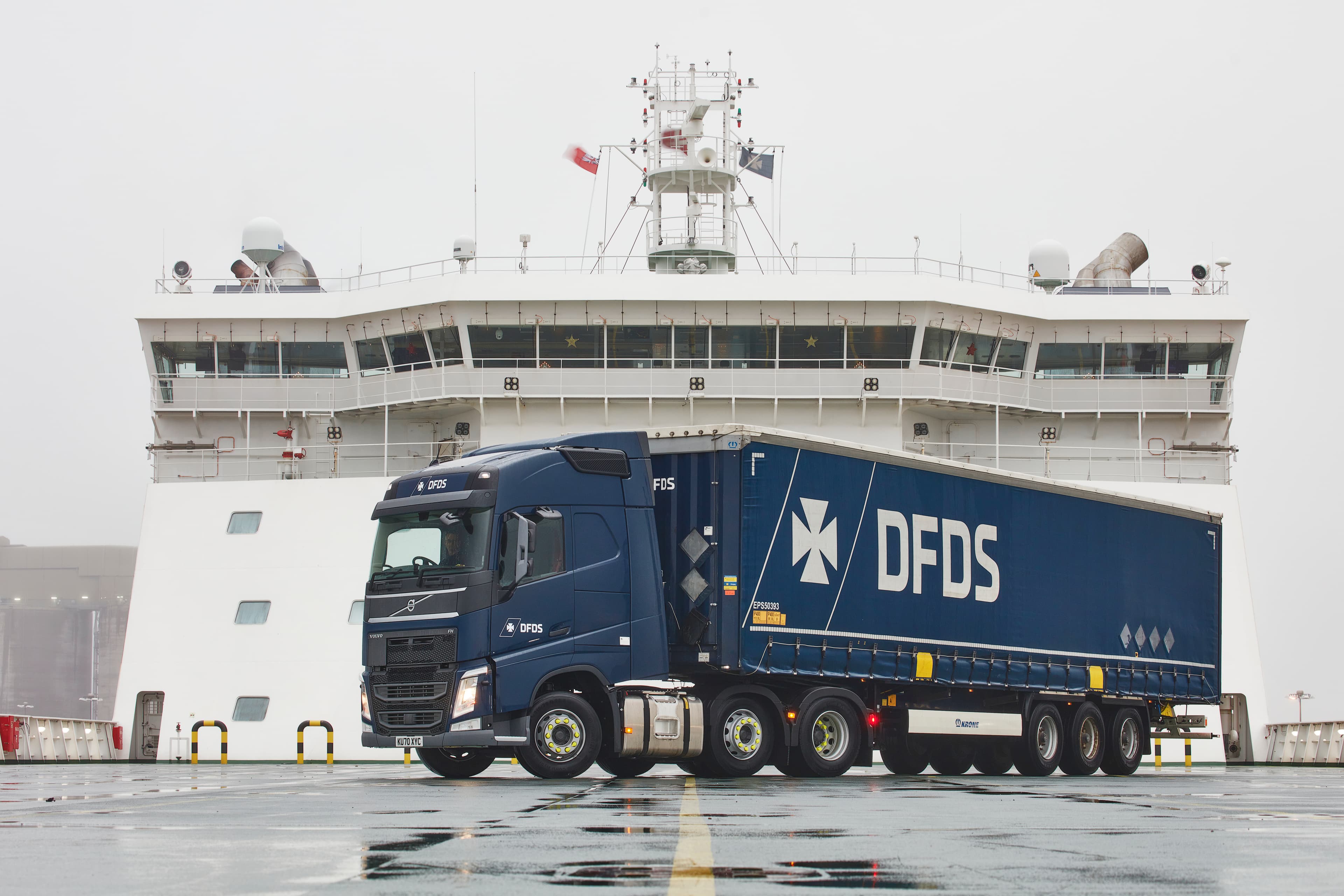 DFDS has taken delivery of 27 new Volvo FH Globetrotter tractor units