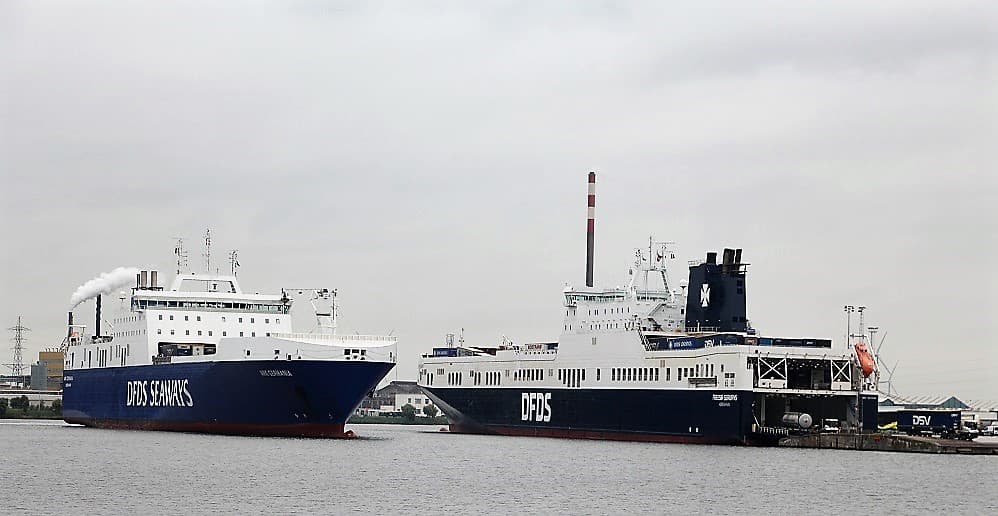Freesia Seaways docked alongside another DFDS vessel
