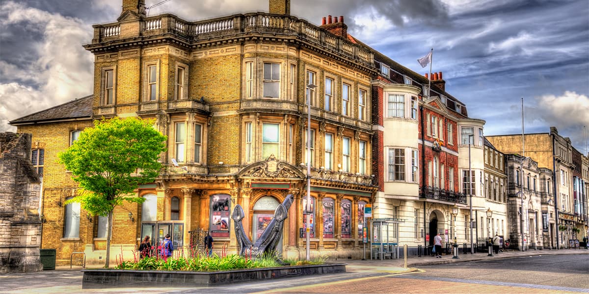 Southampton Travel Guide