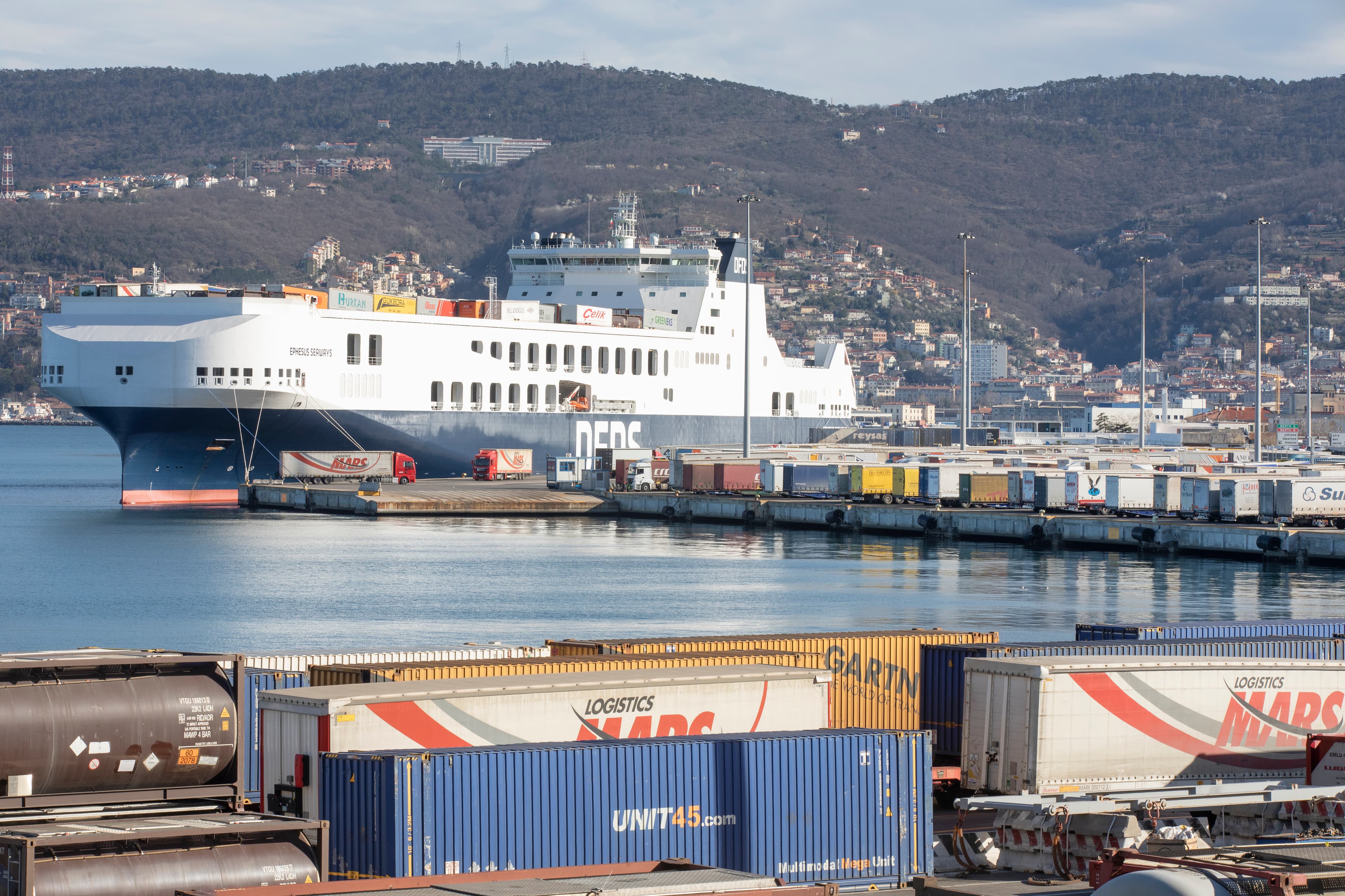 DFDS vessel March volumes