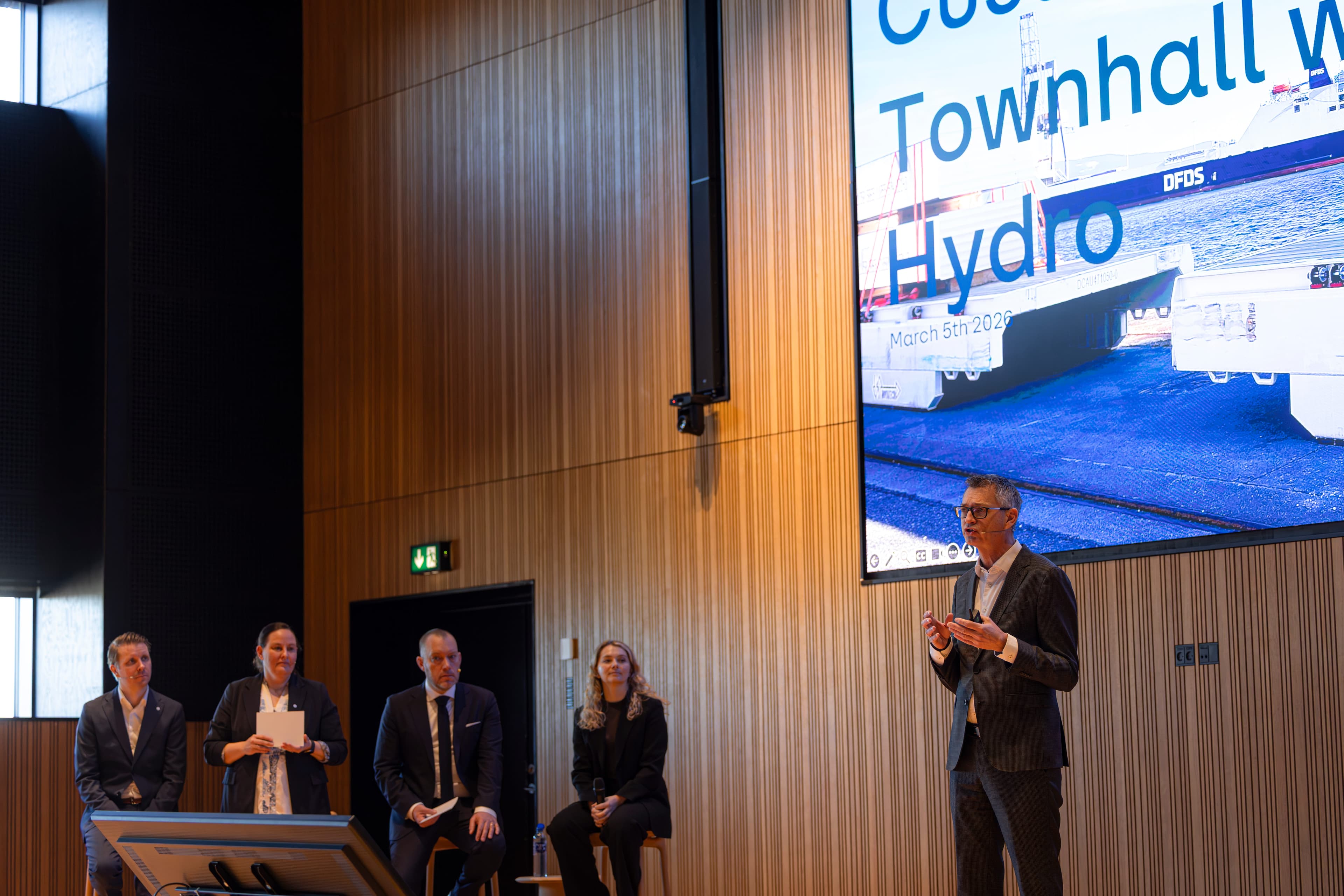 Discussion at the DFDS and Hydro townhall.